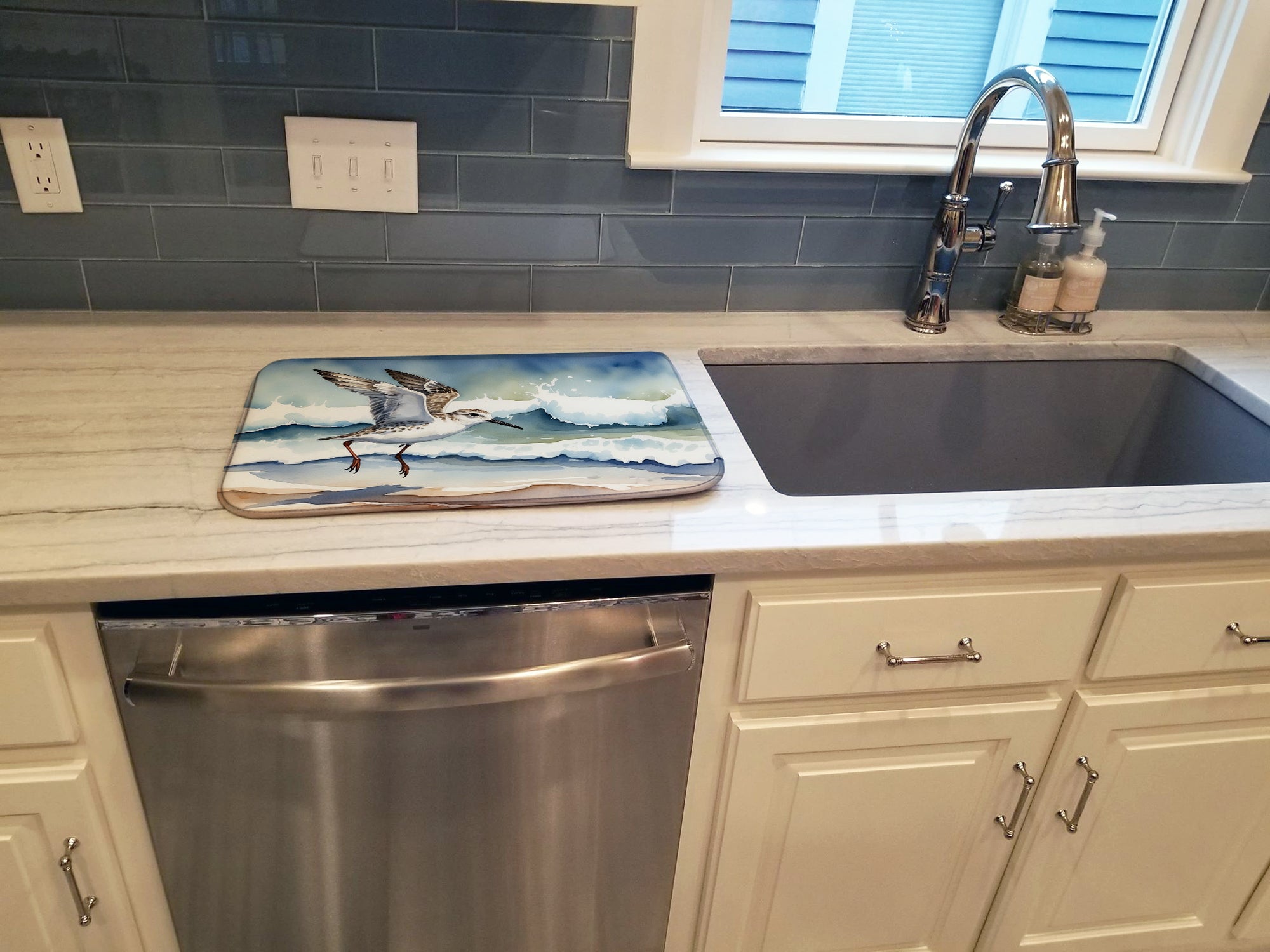 Sanderling Racing the Tide Dish Drying Mat