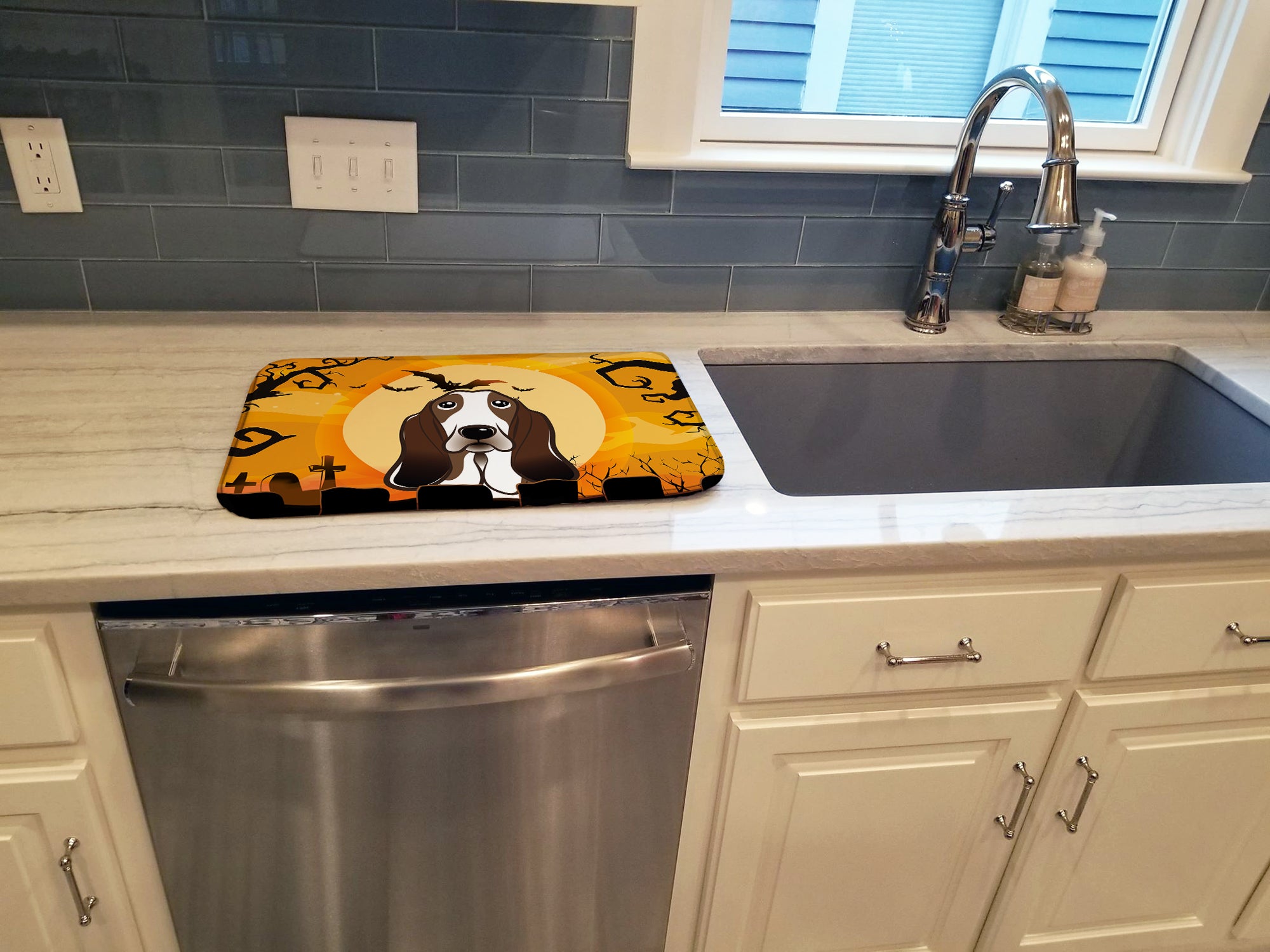 Halloween Basset Hound Dish Drying Mat BB1801DDM  the-store.com.