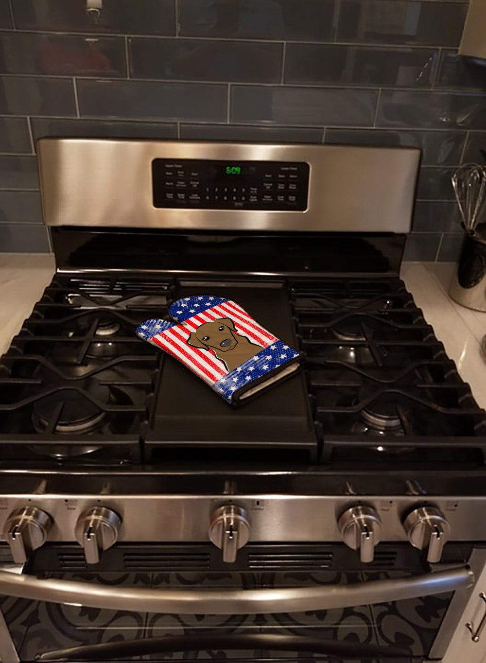 American Flag and Chocolate Labrador Oven Mitt BB2164OVMT  the-store.com.