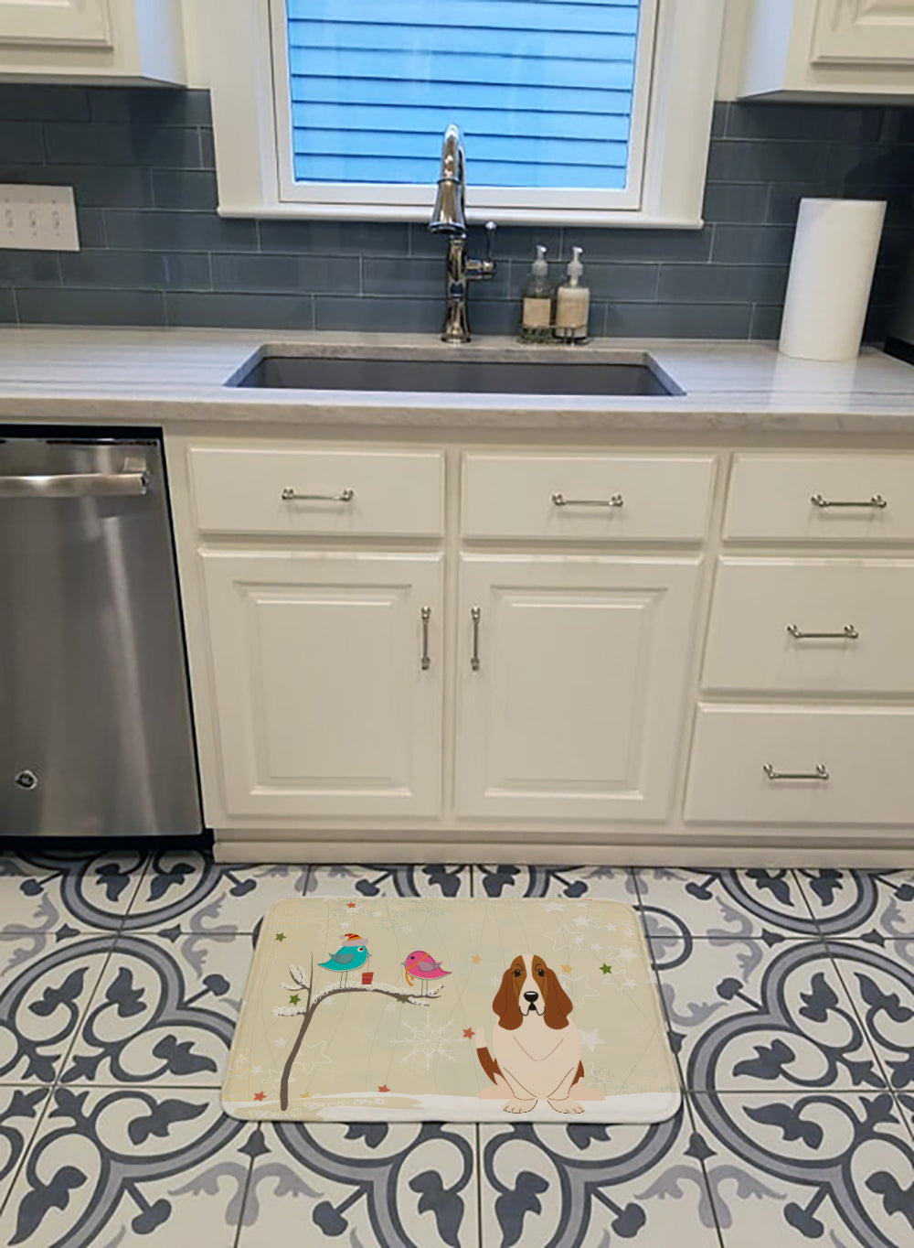 Christmas Presents between Friends Basset Hound Machine Washable Memory Foam Mat BB2493RUG - the-store.com