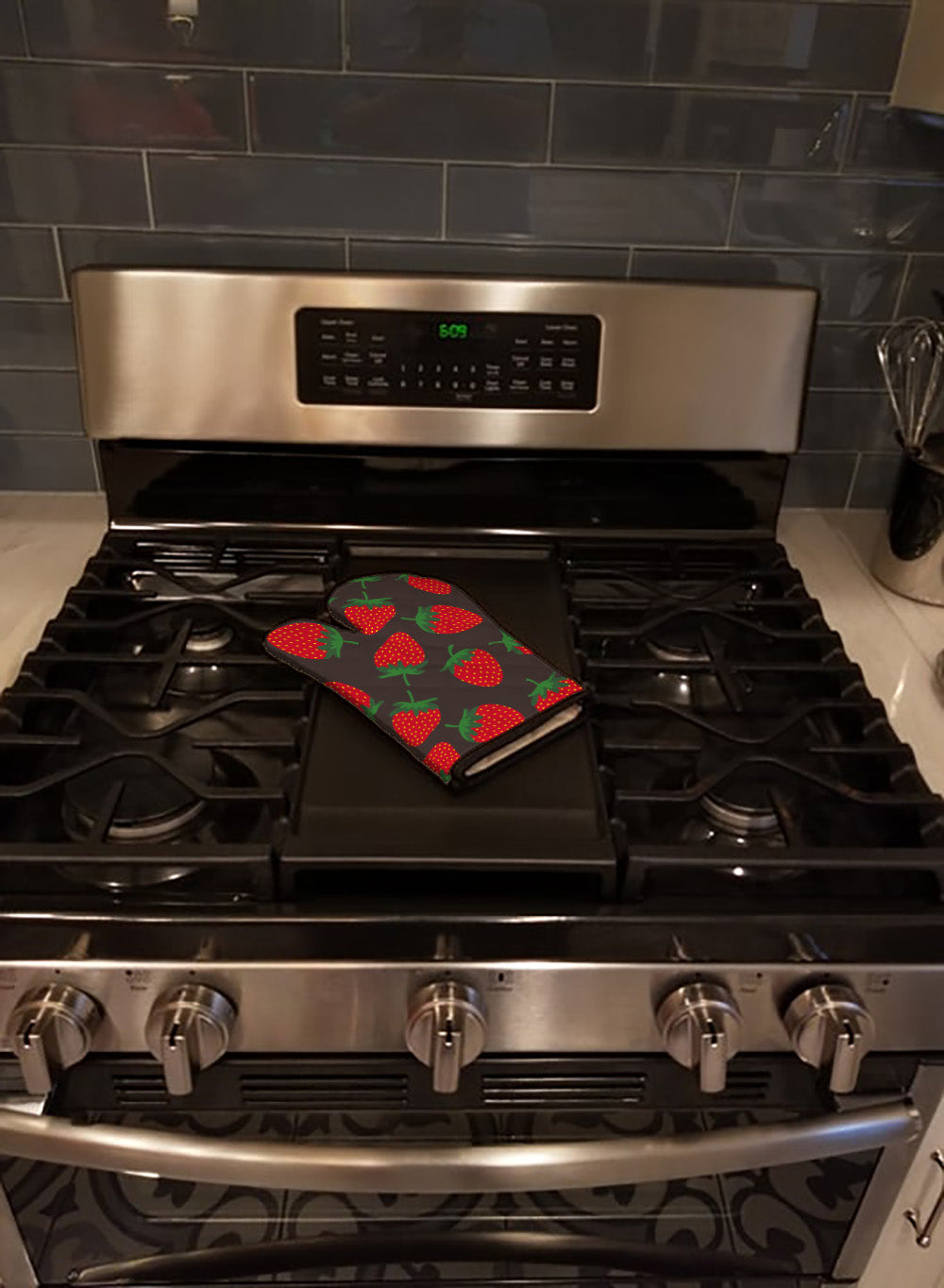 Strawberries on Gray Oven Mitt BB5137OVMT  the-store.com.