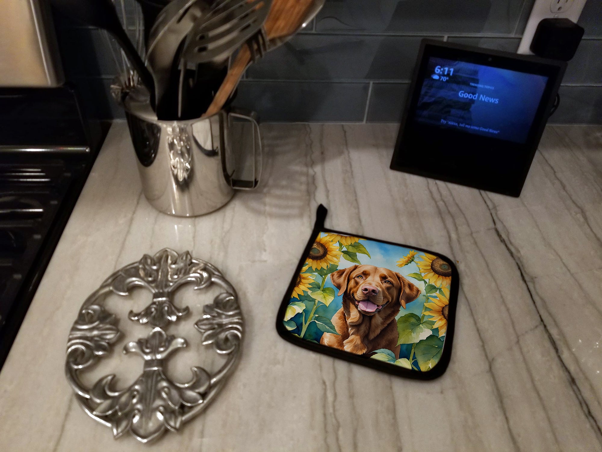 Chesapeake Bay Retriever in Sunflowers Pair of Pot Holders