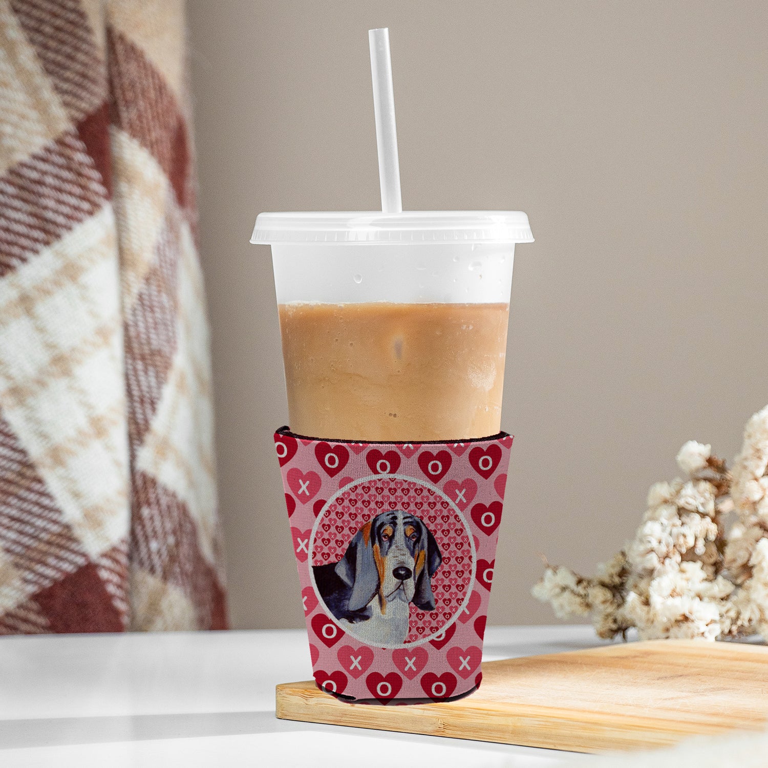 Basset Hound Valentine's Love and Hearts Red Cup Beverage Insulator Hugger  the-store.com.