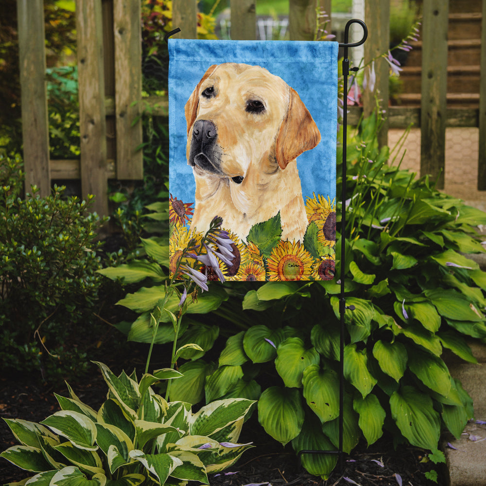 Labrador Flag Garden Size.