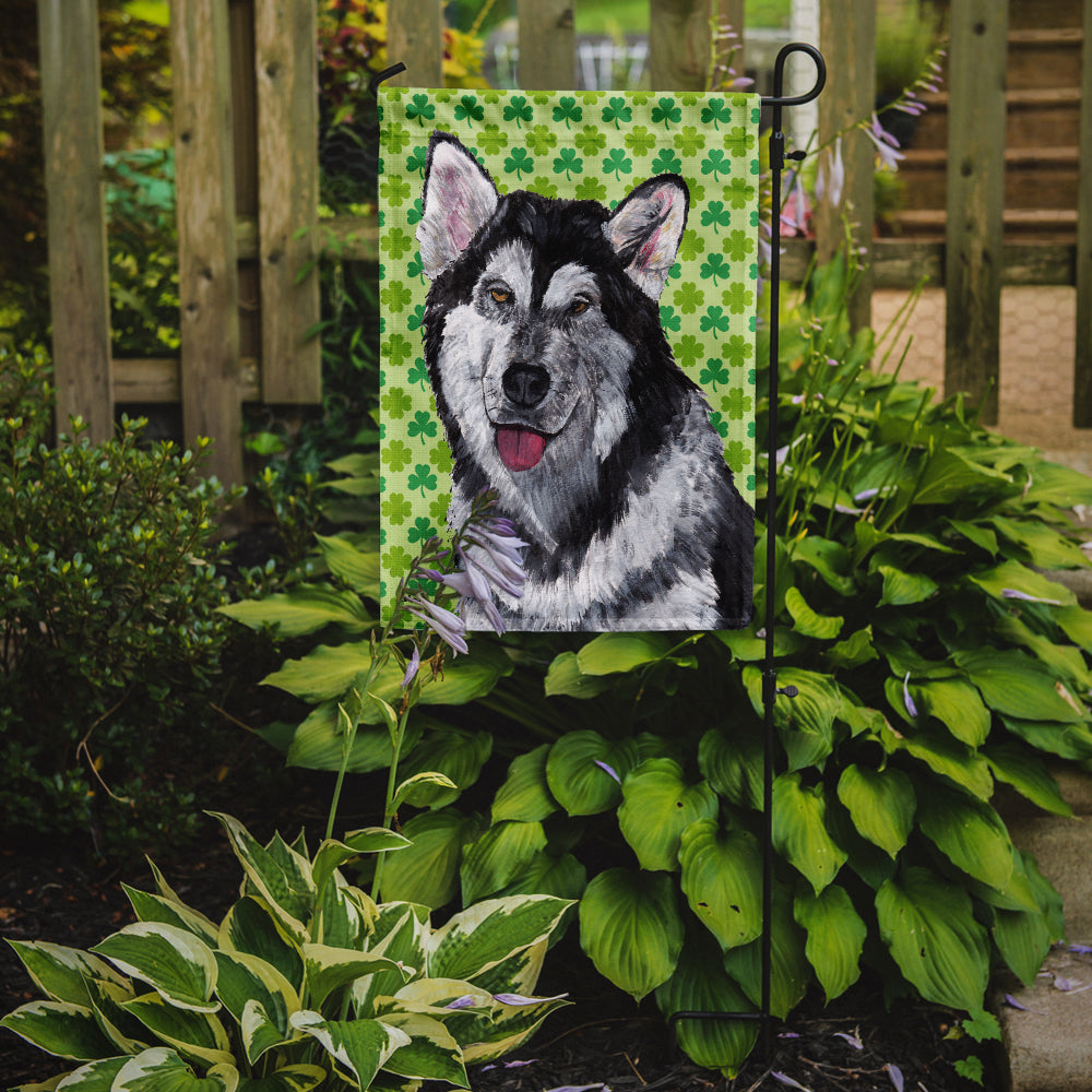 Alaskan Malamute St. Patrick's Day Shamrock Flag Garden Size SC9493GF  the-store.com.