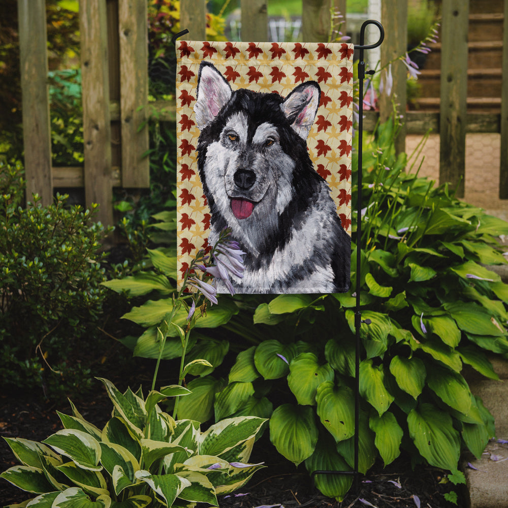 Alaskan Malamute Fall Leaves Flag Garden Size SC9495GF  the-store.com.