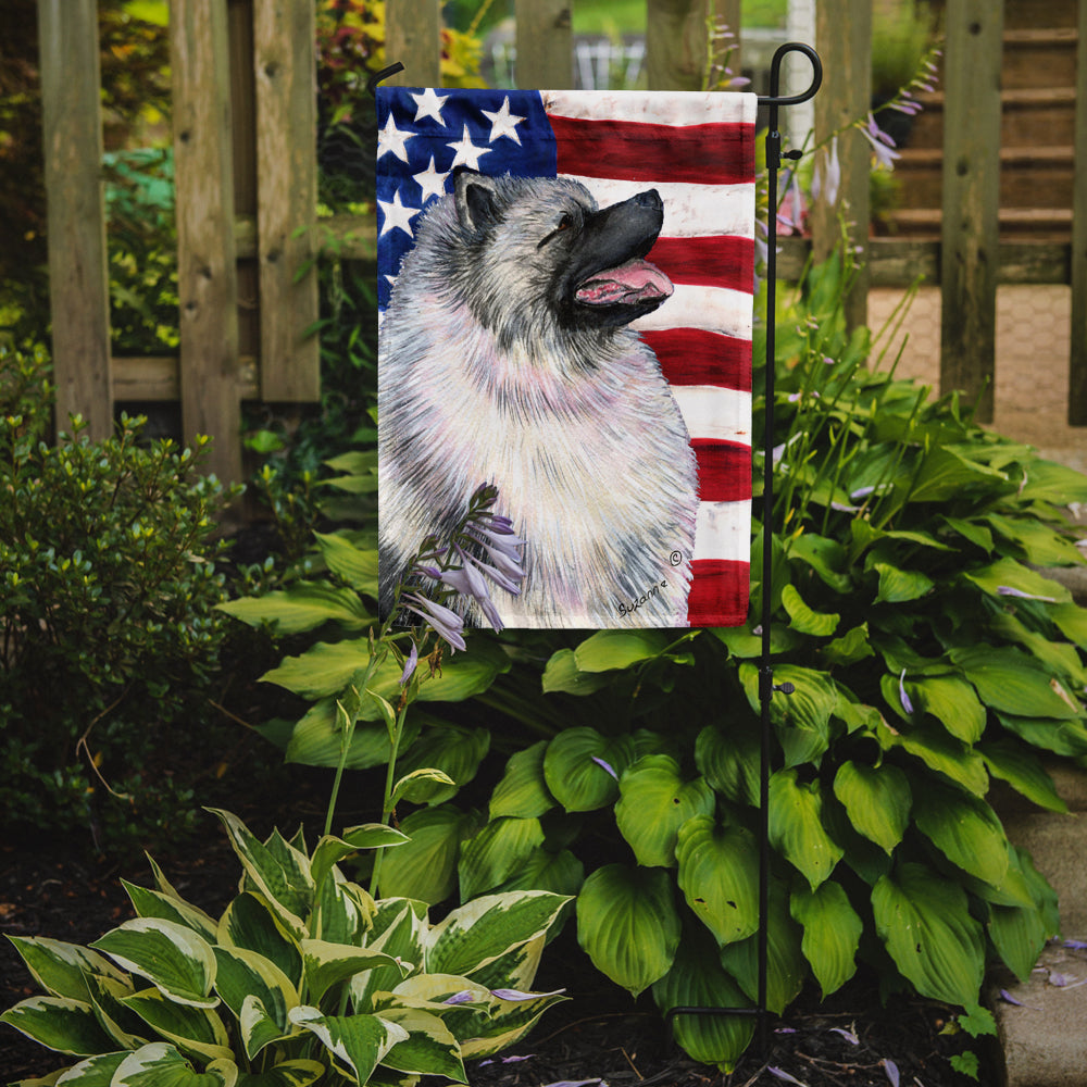 USA American Flag with Keeshond Flag Garden Size.