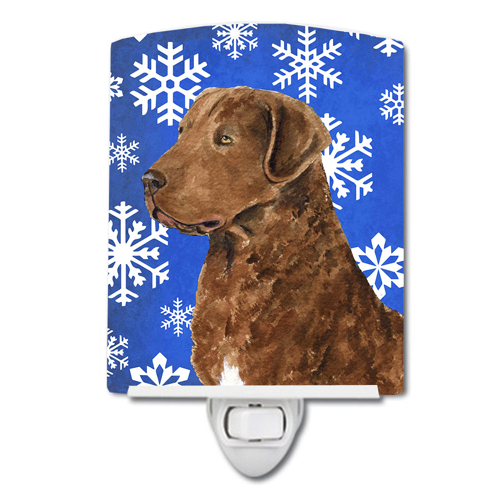 Chesapeake Bay Retriever Winter Snowflakes Holiday Ceramic Night Light SS4669CNL - the-store.com