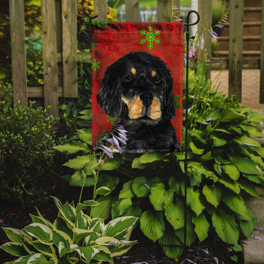 Gordon Setter Red Green Snowflakes Christmas Flag Garden Size.