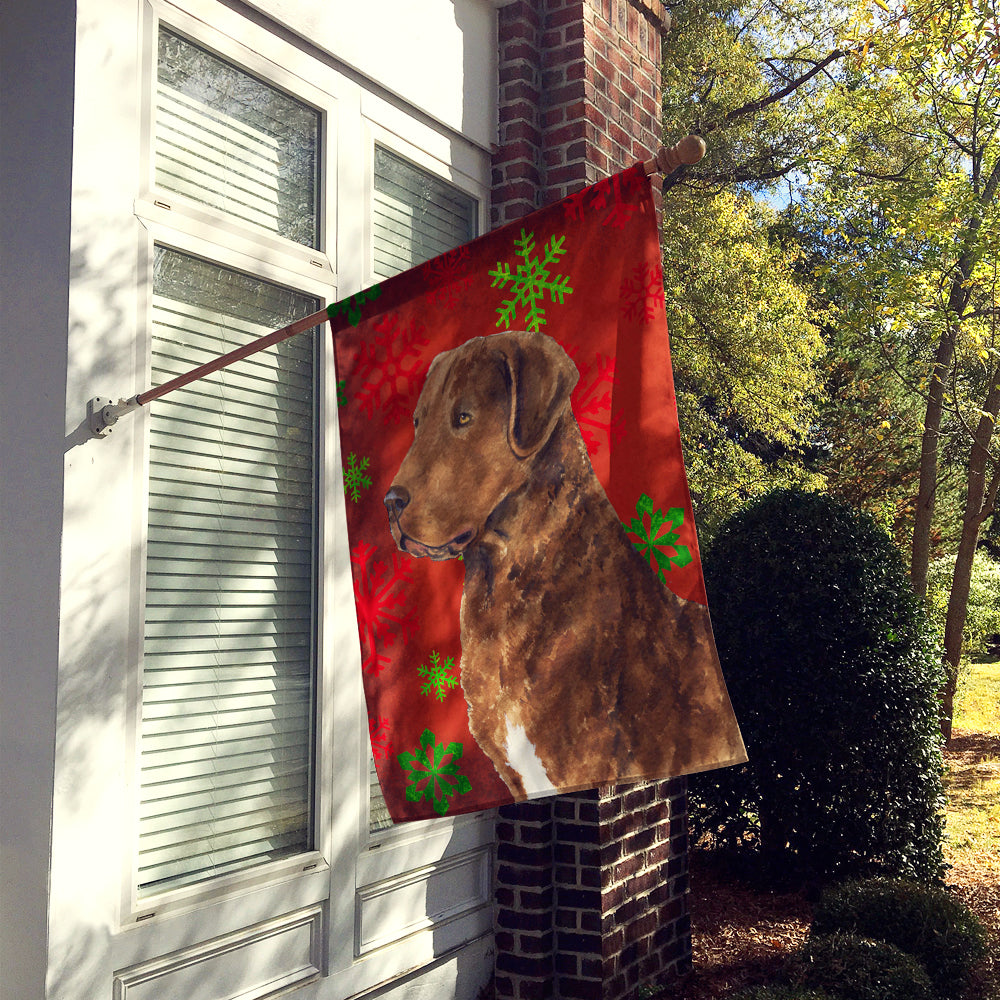 Chesapeake Bay Retriever Snowflakes Holiday Christmas Flag Canvas House Size  the-store.com.