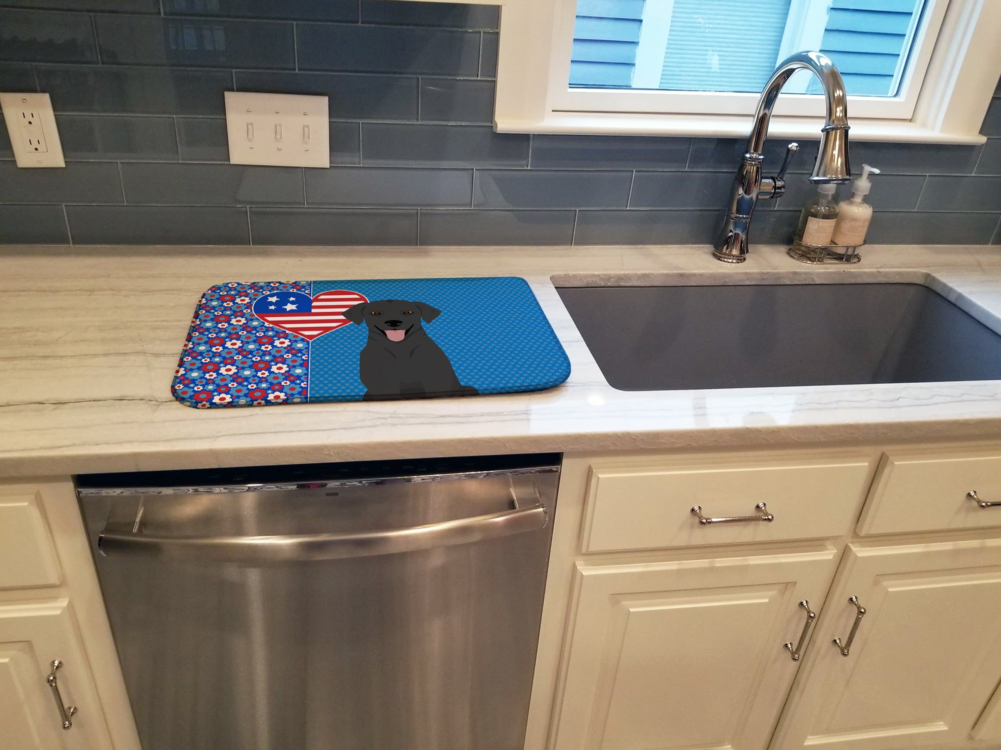 Black Labrador Retriever USA American Dish Drying Mat  the-store.com.