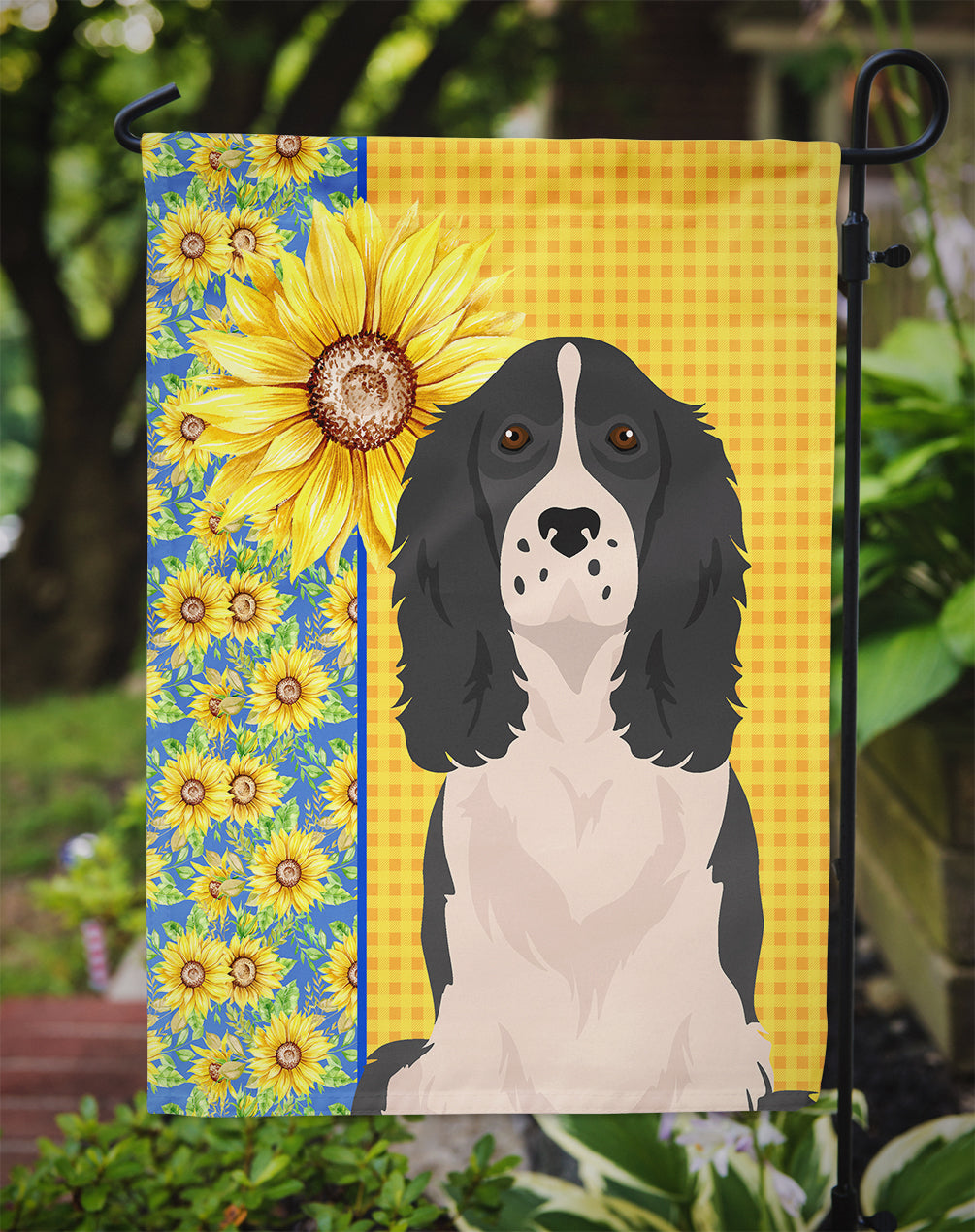 Summer Sunflowers Black English Springer Spaniel Flag Garden Size  the-store.com.